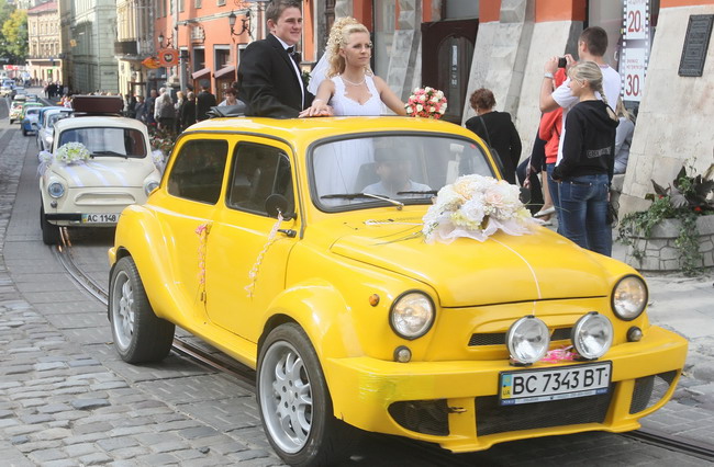Свадьба во Львове закончилась автомобильным рекордом Украины 